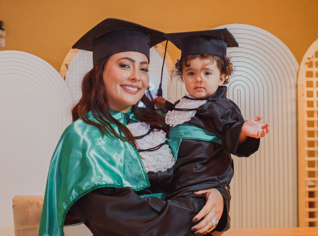 Verônica A licenciada em Ciências Biológicas,Verônica e a filha, na cerimônia